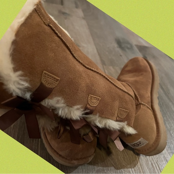 UGG BAILEY BOW TALL - Picture 11 of 16